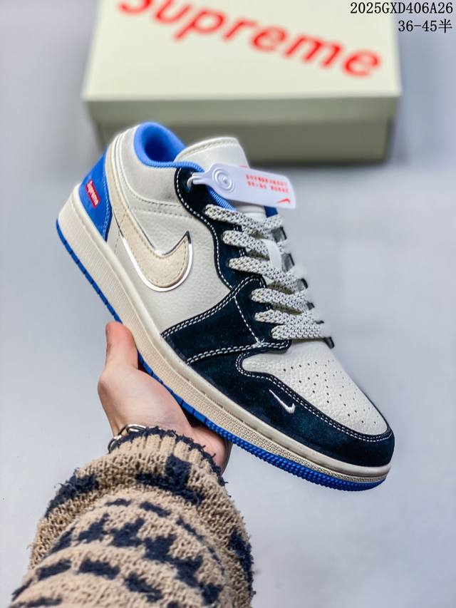 海外爆款限量发售！Nike Jordan Air Jordan 1“Supreme联名 复古黑蓝” 高端定制 低帮 复古 减震 防滑 耐磨 篮球鞋 定制鞋盒 大