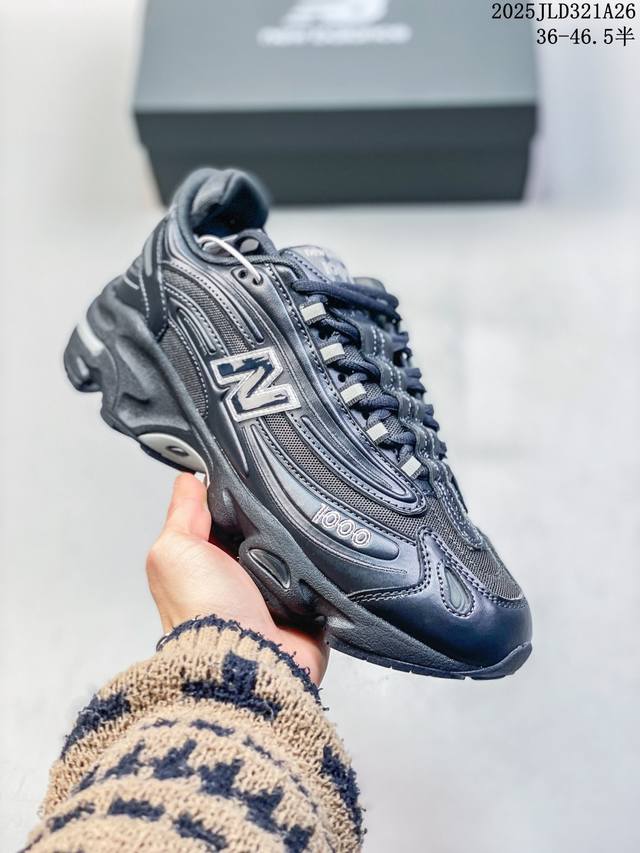 公司级 新百伦 Newbalance1000系列回归 Ald X 新百伦 老爹鞋，新联名厚底增高百搭运动跑鞋曝光了！作为Nb最高端的鞋型,诞生于1999年,一度