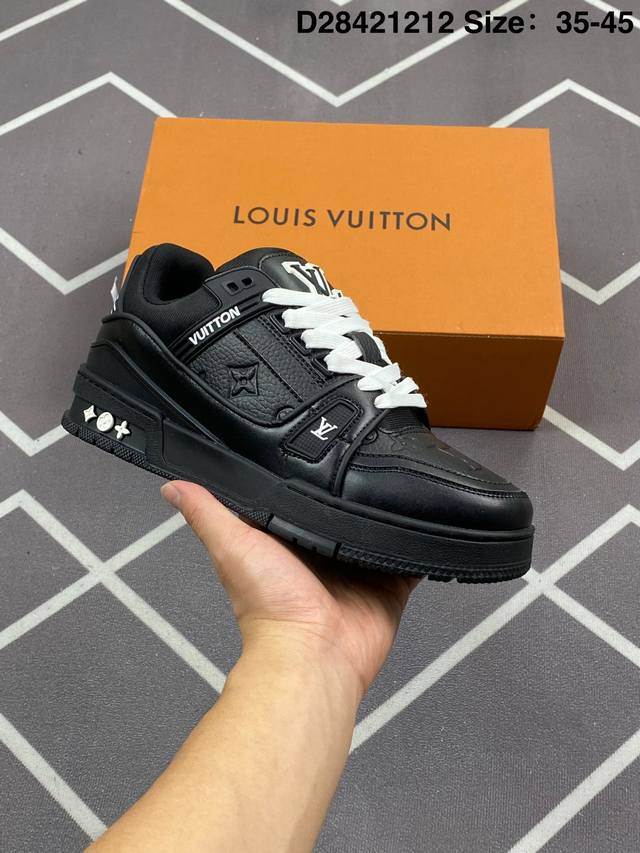 Louis Vuitton Lv路易威登驴牌经典 老爹鞋 小红书爆款 Archlight Sneaker在外形上面并非完全是复古风的老爹鞋，而是将老爹鞋的线条和 - 点击图像关闭