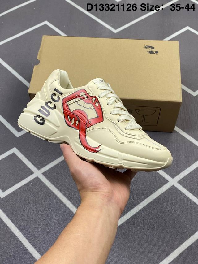 公司级Gucci Rhyton Vintage Trainer Sneaker 古驰老爹鞋 5D皮革角状复古慢跑鞋 #全套专柜包装物及配件 右脚鞋舌和外盒标嵌入