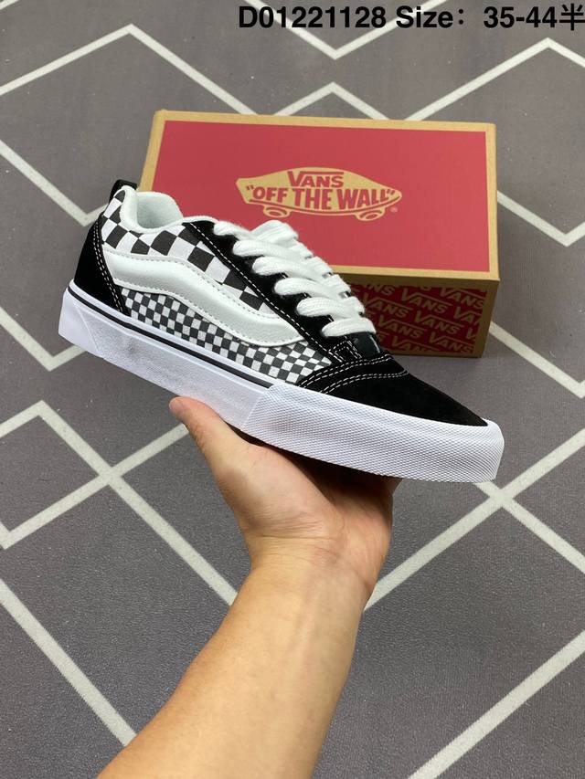 万斯Vans Kun Skool 时尚百搭 耐磨防滑 低帮休闲运动板鞋 尺码：35-44半 编码：D01221128