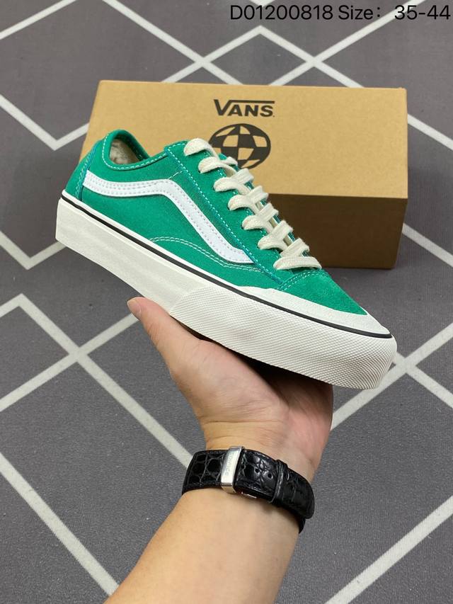 万斯 Vans Og Oid Skool百搭休闲低帮运动滑板鞋 。其实Style 36就是现在风靡潮流的Vans鞋款Old Skool的Og版本。历经岁月洗礼的