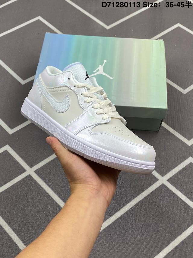 耐克 乔丹Air Jordan 1 Low Aj1 乔1 乔丹1代Aj1 低帮复古文化休闲运动篮球鞋。该鞋款从 1985 年元年款汲取设计灵感，焕新演绎简约经典