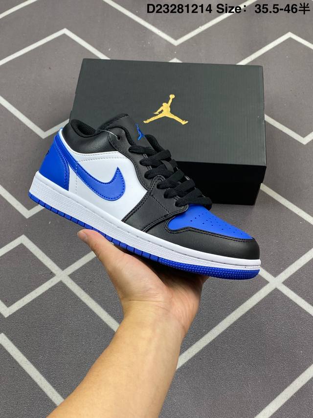 Air Jordan 1 Low Aj1 原装版本低帮球鞋一直是占领街头的宠儿。眼前两款 Air Jordan 1 Low 新品，不仅拥有黑脚趾的熟悉轮廓，简洁