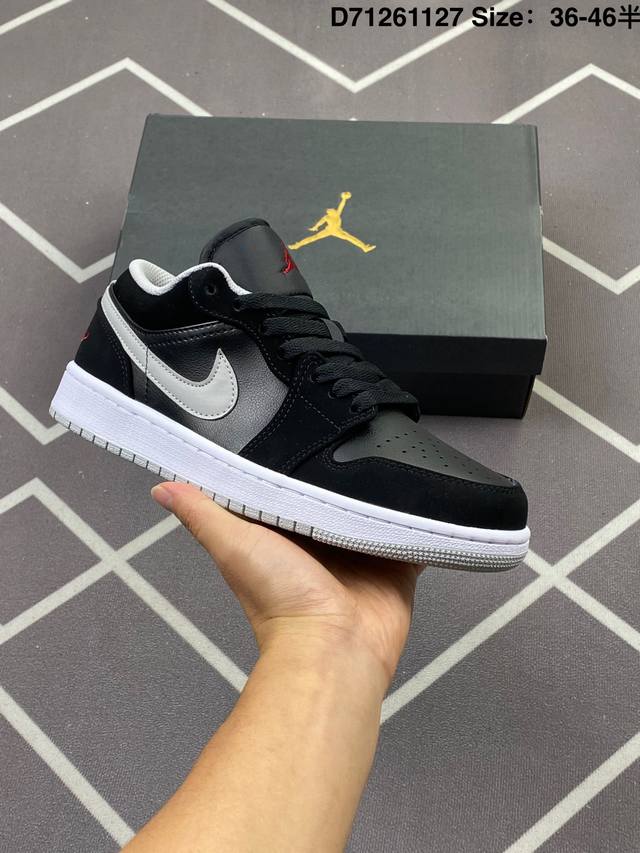 耐克 乔丹Air Jordan 1 Low Aj1 乔1 乔丹1代Aj1 低帮复古文化休闲运动篮球鞋。从1985 年面世的元年款汲取设计灵感，采用简洁大方的经典 - 点击图像关闭