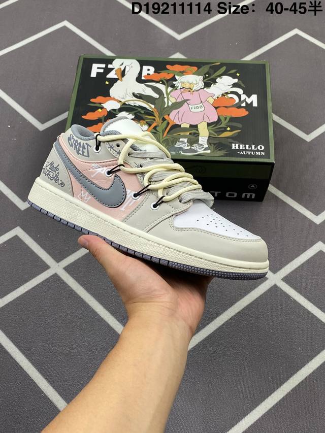 耐克 乔丹Air Jordan 1 Low Aj1 乔1 乔丹1代Aj1 解构绑带 双鞋带 低帮复古文化休闲运动篮球鞋。该鞋款从 1985 年元年款汲取设计灵感