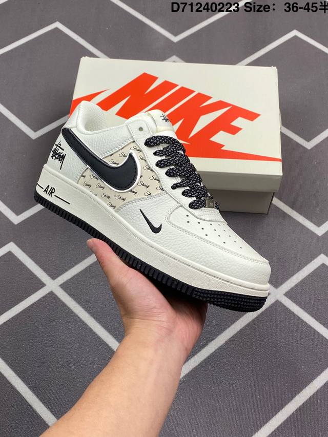 耐克Nike Air Force 1 Low 空军一号 Af1 小白鞋 低帮百搭厚底增高休闲运动板鞋。柔软、弹性十足的缓震性能和出色的中底设计，横跨复古与现代的