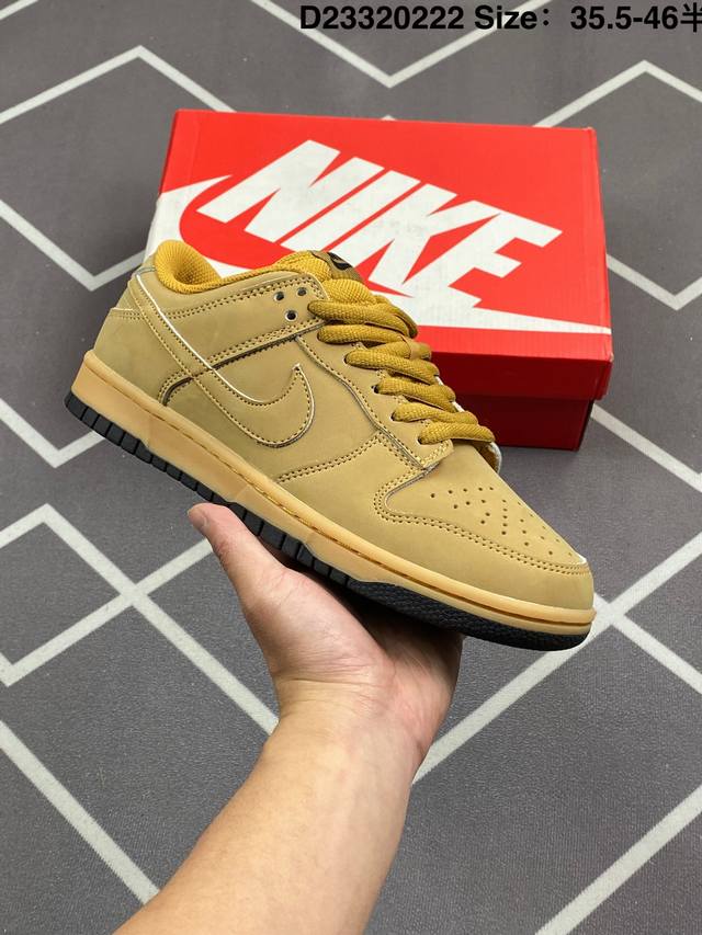 公司级 耐克 Nike Dunk Low Retro 运动鞋复古板鞋，作为 80 年代经典篮球鞋款，起初专为硬木球场打造，后来成为席卷街头的时尚标杆，现以经典细