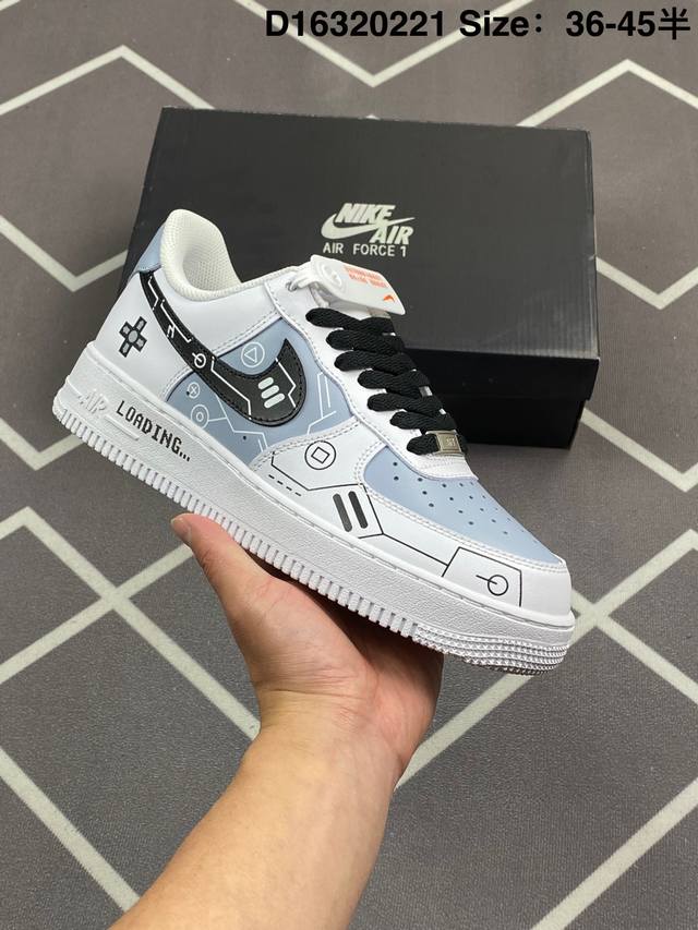 耐克Nike Air Force 1 Low 空军一号低帮百搭休闲运动板鞋 柔软、弹性十足的缓震性能和出色的中底设计，横跨复古与现代的外型结合，造就出风靡全球三