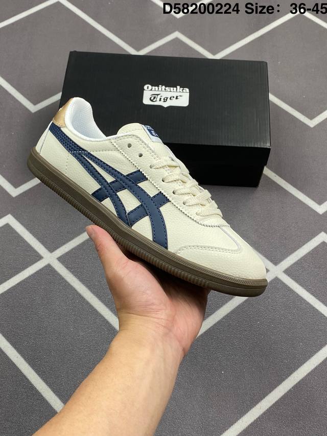 亚瑟士 Onitsuka Tiger Tokuten 复古低帮休闲跑鞋 实拍首发 Tokuten的灵感来源于80年代的室内用鞋 T-Toe前足补强设计 室内鞋的