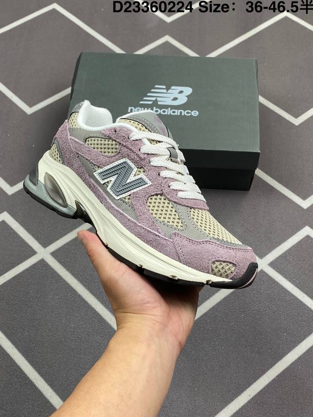 公司级 新百伦 New Balance2010秋冬英产做旧鞋款纯色绒运动鞋 厚底增高老爹鞋。此复刻经典鞋款，加入当下大热的户外元素，以曾经篮球鞋款型式样加以打造