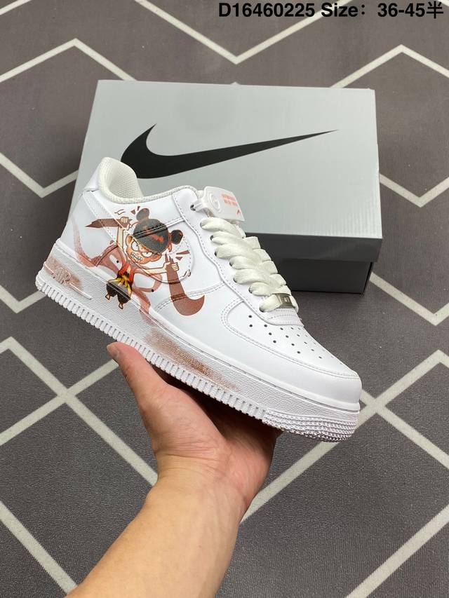 公司级 耐克 Nike Air Force 1 ’07 空军一号绑带低帮百搭休闲运动板鞋。柔软、弹性十足的缓震性能和出色的中底设计，横跨复古与现代的外型结合，造