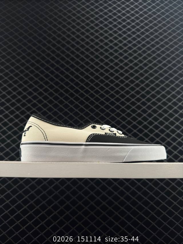 Vans 万斯 正确原装铝楦数据楦型版本官方新色，万斯Vans Og Authentic经典低帮帆布休闲运动硫化滑板板鞋 类型：男女鞋 码数：35 36 36.