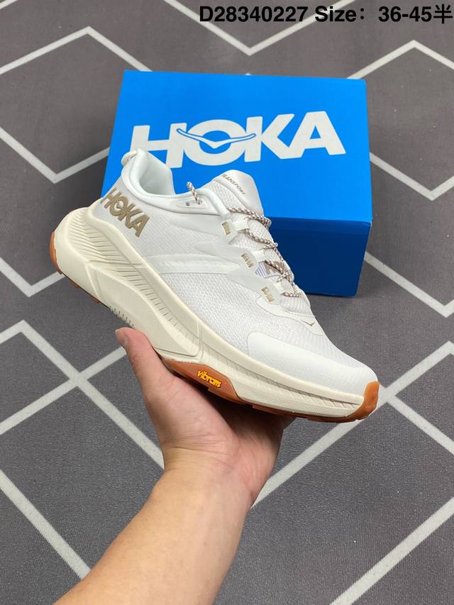 公司级Hoka One One Transport 畅行低帮徒步减震耐磨跑步鞋 鞋面采用提花工程网面，精细的网孔设计，带来更好的透气性，而且质感更好。易磨损区域