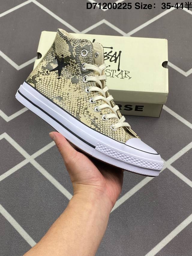 Stussy X Converse All Star Chuck 70 匡威 蛇纹时尚百搭 防滑耐磨 高帮 帆布鞋 货号:A11674C 编码：D7120022 - 点击图像关闭