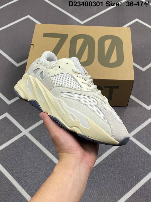 Adidas Yeezy 700 Runner V1 Wave Runner 700V1爆米花中底增高姥爷风百搭休闲运动复古慢跑鞋。采用牛剖皮革饰片组合反绒皮与