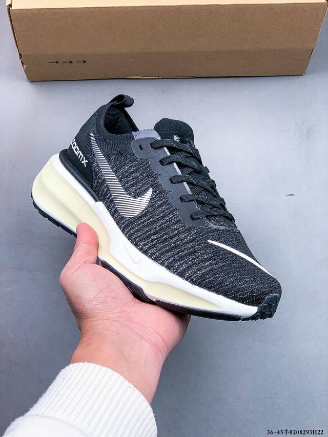 Nike Zoomx Invincible Run Fk 3机能风格 跑步鞋搭载柔软泡绵，在运动中为你塑就缓震脚感。设计灵感源自日常跑步者，提供稳固支撑力和非凡