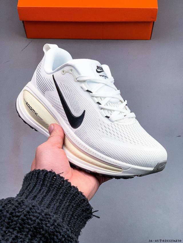 Nike Air Zoom Vomero 18 全新科技提前原鞋开发 充正版本 区别市面真标版本 必定是官方强力主推款式，真正的Zoom缓震科技嵌入如假包退 ，