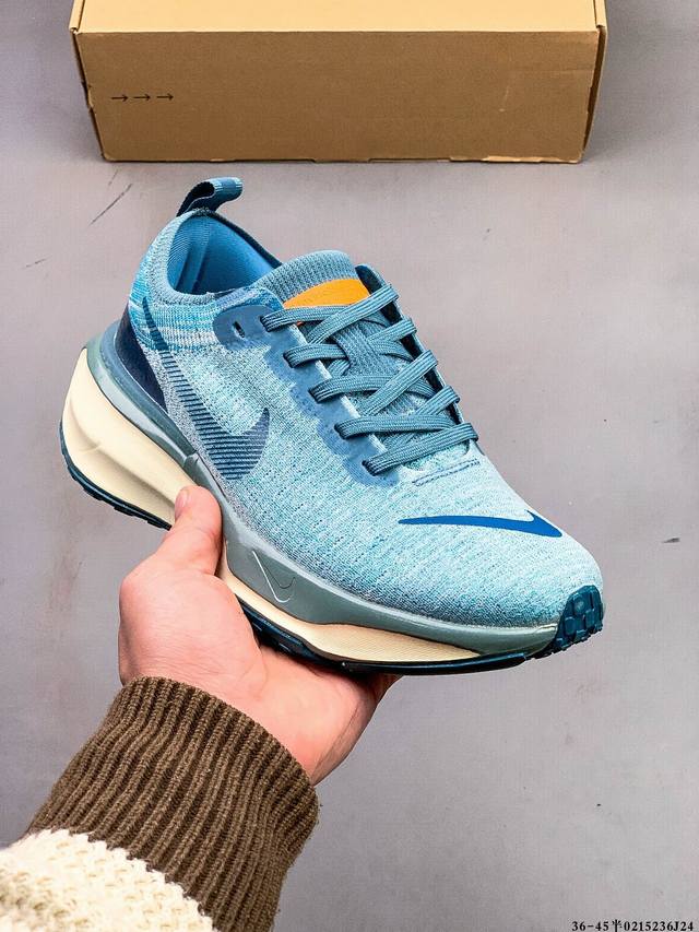 Nike Zoomx Invincible Run Fk 3机能风格 跑步鞋搭载柔软泡绵，在运动中为你塑就缓震脚感。设计灵感源自日常跑步者，提供稳固支撑力和非凡