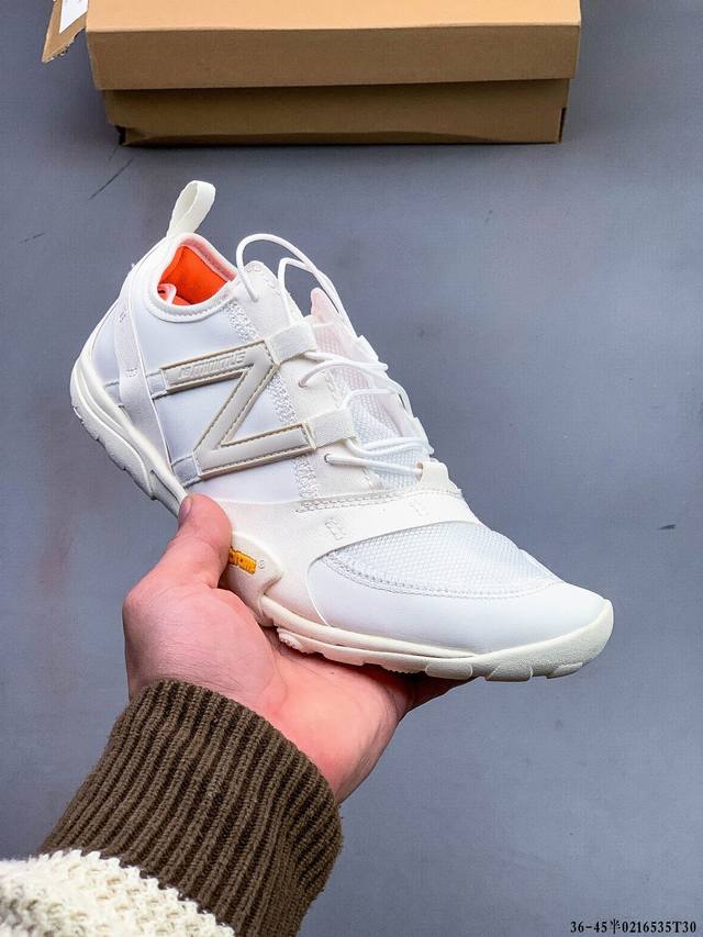 Issey Miyake X New Balance Mt10Ov1三宅一生联名透气越野跑步鞋 此番联名鞋款的灵感源自感官身体和赤足运动的概念，New Bala