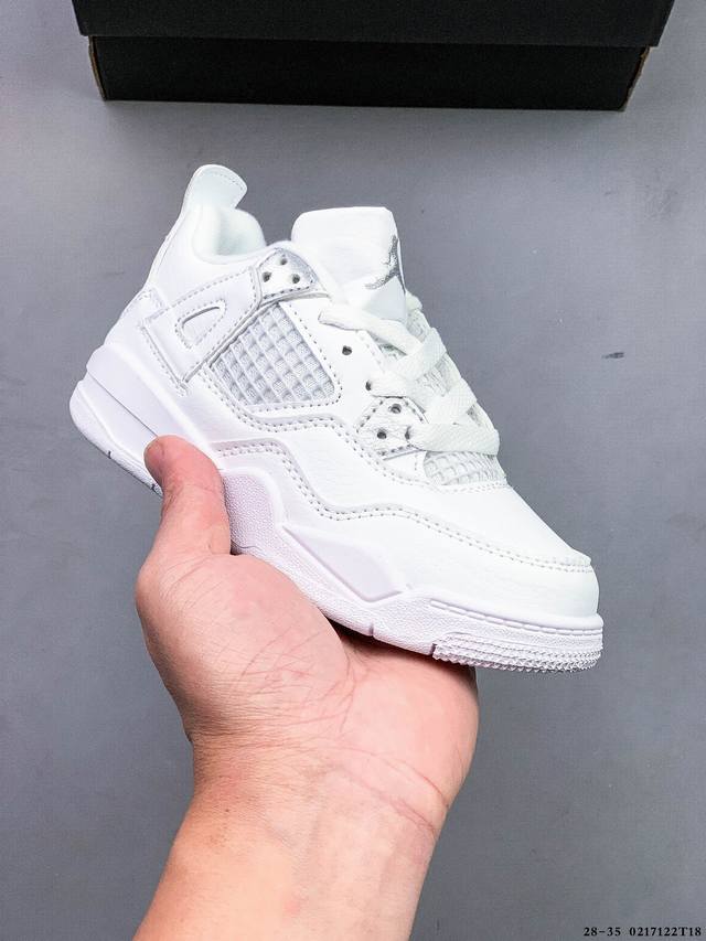 Air Jordan 4 Aj4代中帮复古休闲运动文化篮球鞋小童鞋。秉承轻量化的速度型篮球鞋设计思想完成设计，降低重量的同时提升舒适度，中底延续前作使用了分离式