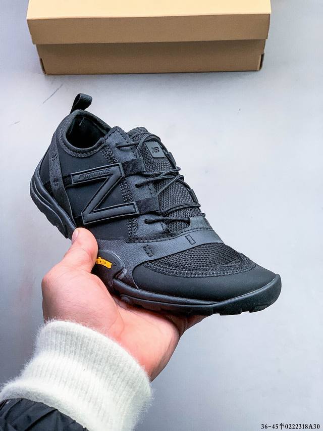 Issey Miyake X New Balance Mt10Ov1三宅一生联名透气越野跑步鞋 此番联名鞋款的灵感源自感官身体和赤足运动的概念，New Bala