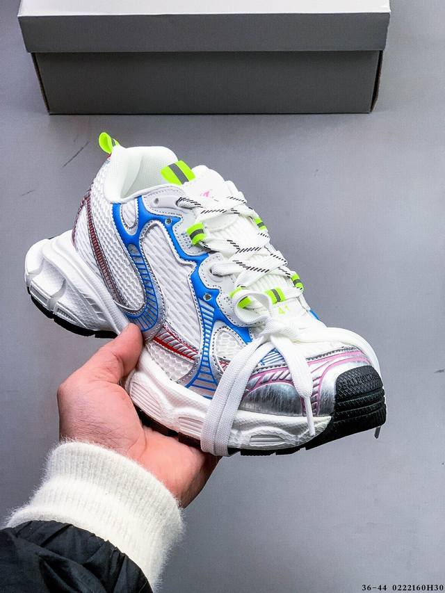 巴黎世家老爹鞋 解构主义完美诠释潮流新时尚Balenciaga Triple-S Sneaker 时装复古厚底 姥爷鞋 正确字体粗细 位置 大小 正确侧边Tpu