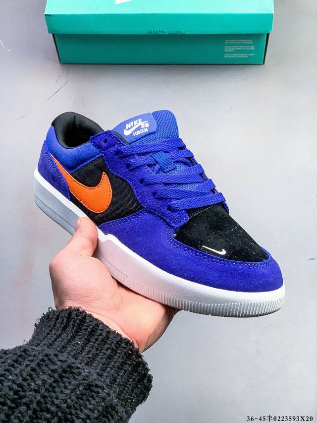 耐克Nike Sb Force 58是一款将前沿创新带入街头的单品，它具有硫化杯底，具有出色的耐用性和灵活性。使用帆布和绒面革，在饰面上放置通风口，它自始至终都