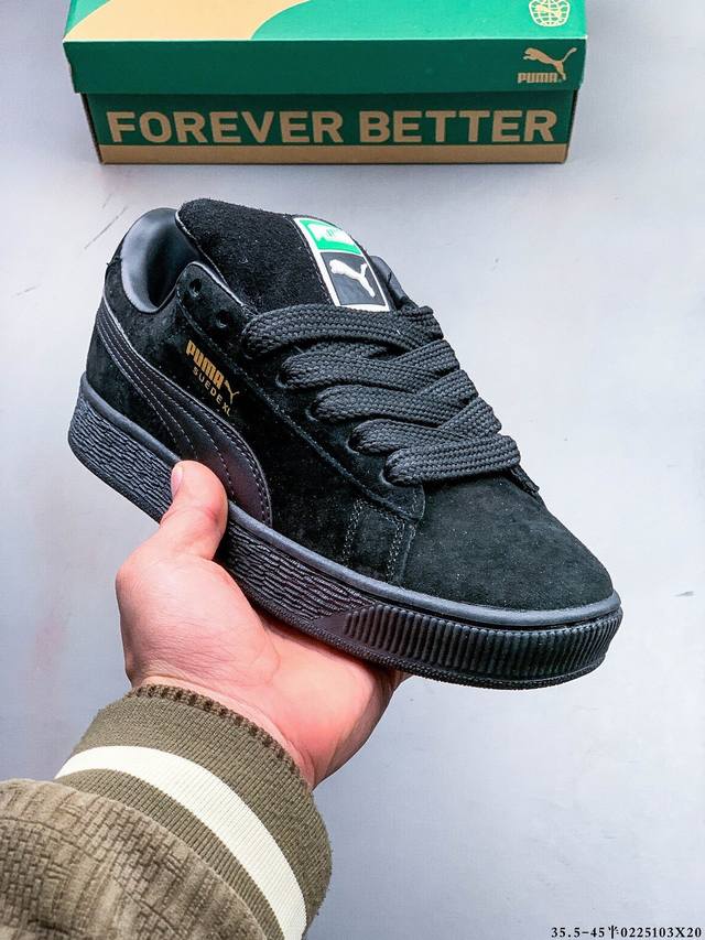 彪马Puma Suede Xl 全新休闲板鞋！鞋身通体采用细腻的麂皮材质，厚实柔软，质感出众；鞋侧保留Puma标志性跑道图案，侧面与后跟点缀金属色Puma Lo