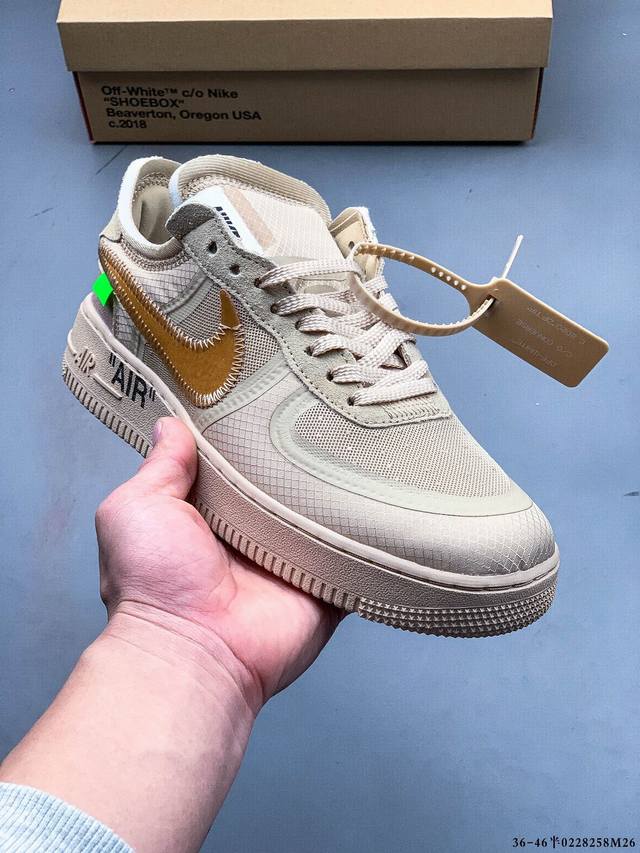 韩国进口网纱#Off-White X Nike Air Force 1 Ow联名空军一号百搭休闲板鞋！ 鞋身主体以荧光绿装扮，色彩极为风骚亮眼，Swoosh L