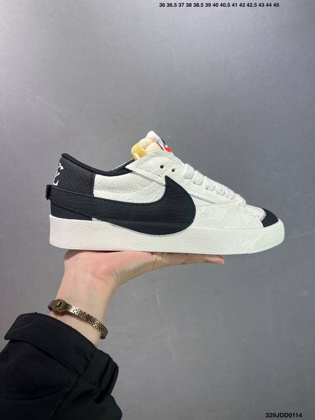 Blazer Low ‘77 Jumbo 百搭单品 全新焕新升级经典 Blazer 鞋款，大号 Swoosh 突出新时代更加张扬的潮流感，对经典的又一次改良升级 - 点击图像关闭