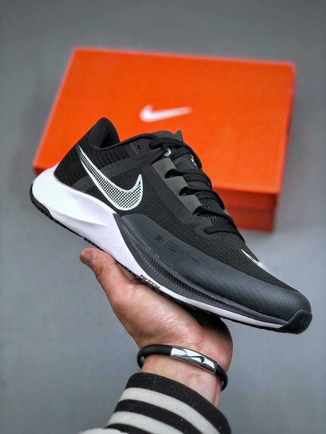 Nike Air Zoom Rival Fly 3 超弹透气轻量跑步鞋鞋款搭载 Flyknit 材料 出众弹性 易于穿脱 采用React技术 轻盈耐 跑步健身房