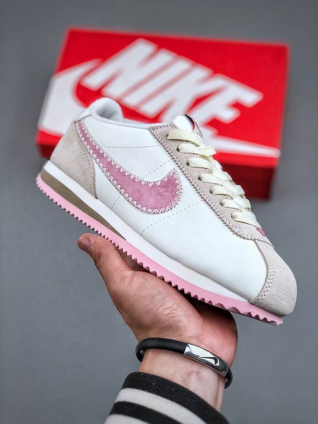 Nk Classic Cortez Nylon Pren 阿甘复古初代皮革慢跑鞋 纯粹而执着的精神，使得Cortez种在了一代人的心里，无论是否喜欢它复古的鞋型