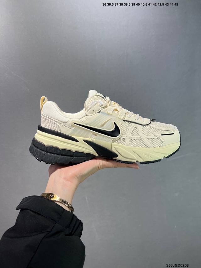 公司级特价Nike V2K Runtekk 减震防滑复古低帮跑步鞋 材质上使用大面积网眼 皮革 Tpu 组成 支撑和透气性肯定不错 中底处由 Cushlon 泡