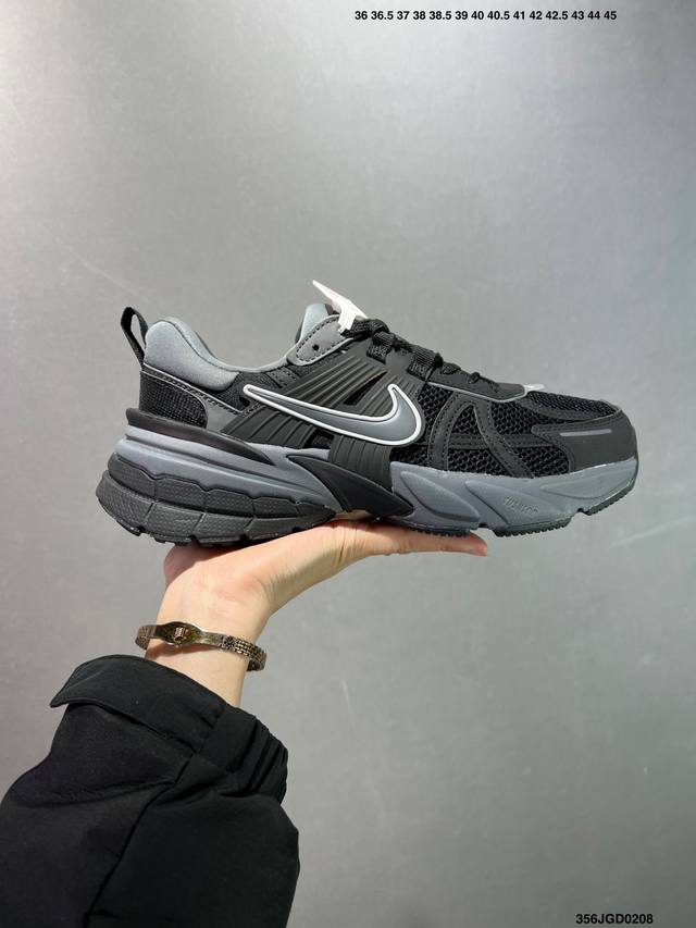 公司级特价Nike V2K Runtekk 减震防滑复古低帮跑步鞋 材质上使用大面积网眼 皮革 Tpu 组成 支撑和透气性肯定不错 中底处由 Cushlon 泡