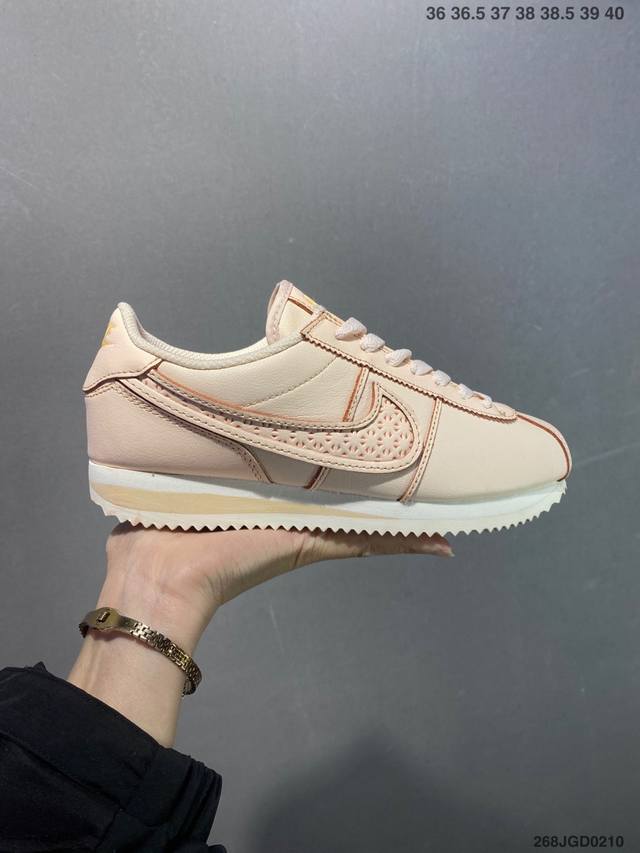 公司级Nike Classic Cortez 耐克经典轻便舒适阿甘鞋休闲跑步鞋运动鞋 纯粹而执着的精神 使得Cortez种在了一代人的心里 无论是否喜欢它复古的