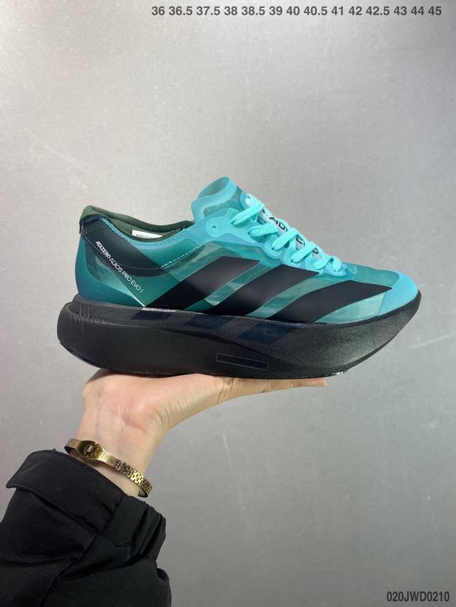 公司级Ad Adizero Evo Sl M 轻盈跑鞋 耐磨减震专业跑步鞋 冲向目标，一路向前，不断挑战和突破自我 无论是平时训练还是马拉松，让这款Adidas