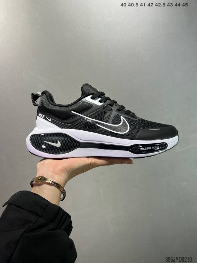 公司级Nike 飞马新鞋 触感柔软，质感升级！随着“耐克 蓝图 系列”在巴黎的盛大发布，全新一代 登月Nike Pegasus V2也正式登场啦！Nike Pe