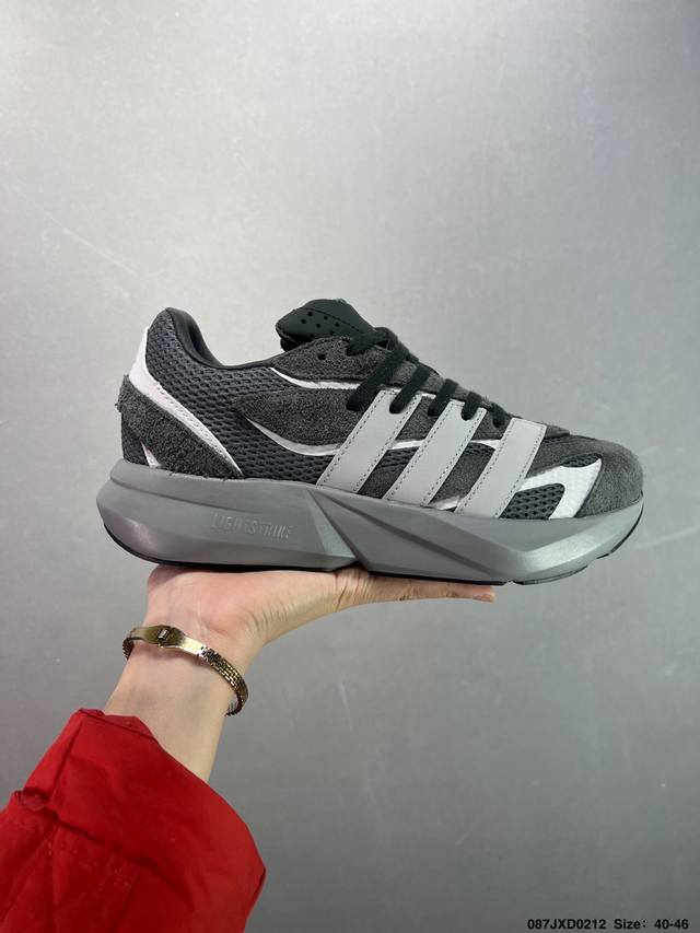 公司级Adidas Lightblaze 舒适防滑 新款阿迪达斯低帮跑步鞋 极致轻盈的Lightweight Upper设计 带来近乎裸足的舒适体验 中底采用尖