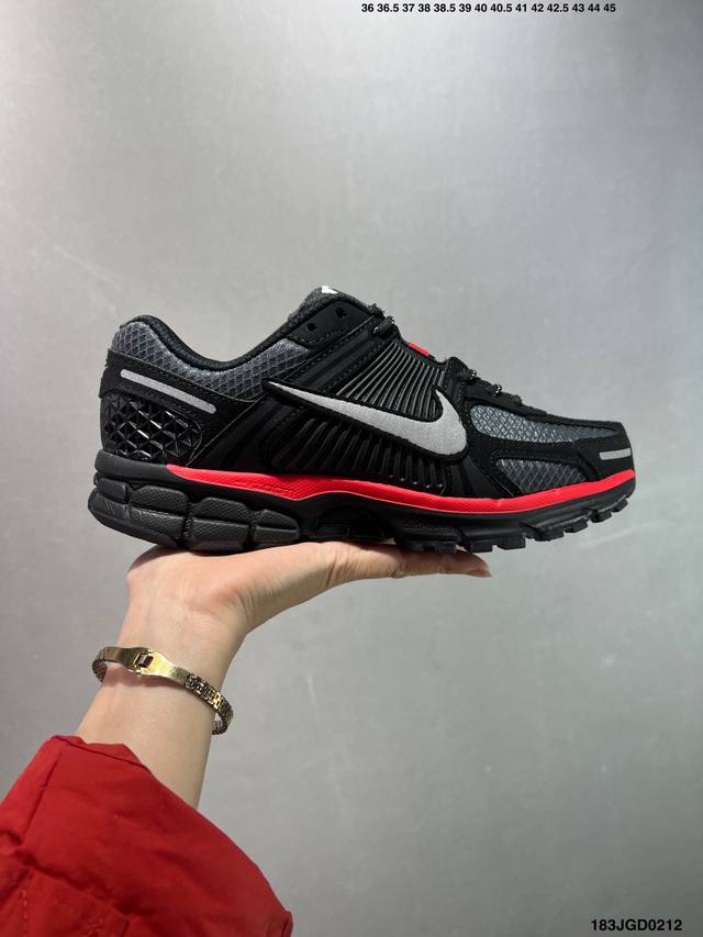 真标耐克Nike Zoom Vomero 5 马拉松复古跑五代休闲运动慢跑鞋 采用环保纤维革饰片组合网眼布鞋面材质 升级正确后跟Tpu加固 耐弯折热塑框架支撑鞋