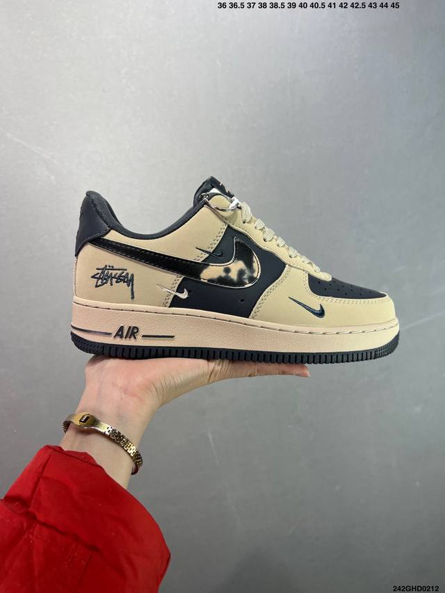 公司级Nike Air Force 1 Low “Night Gun Hole” “暗夜枪孔”空军一号低帮休闲运动板鞋 幽冷的月光洒在寂静的街道上，斑驳的树影犹