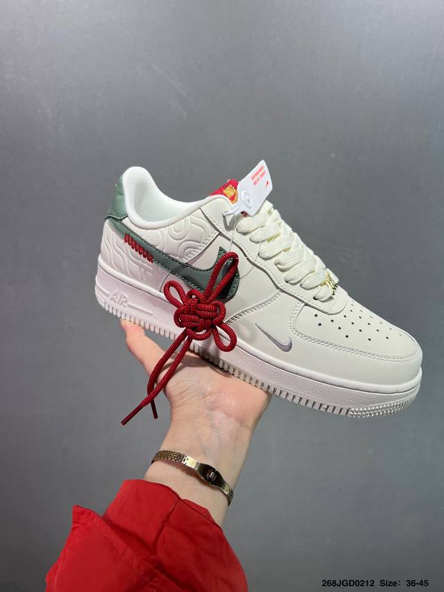 Air Force 1 ‘07 Low 蛇年白棕 原楦头原纸板 打造纯正空军版型 #专注外贸渠道 全掌内置蜂窝气垫 #原盒配件 原厂中底钢印、拉帮完美 官方同步