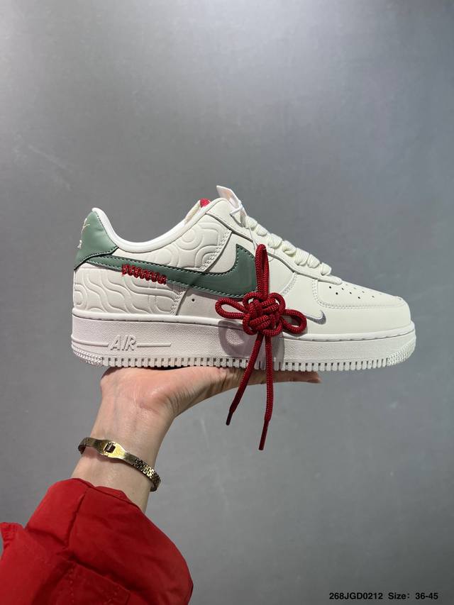 Air Force 1 ‘07 Low 蛇年白棕 原楦头原纸板 打造纯正空军版型 #专注外贸渠道 全掌内置蜂窝气垫 #原盒配件 原厂中底钢印、拉帮完美 官方同步