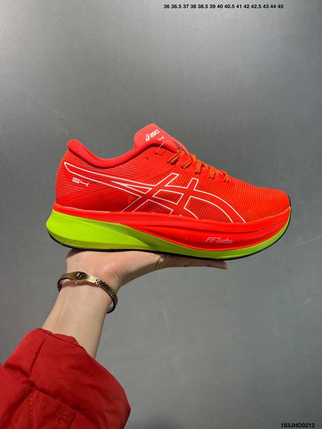 Asics S4 轻量跑鞋 Asics 亚瑟士 是日本实业家鬼家喜八郎创立的跑鞋运动品牌，名字想法源自著名的拉丁谚语“Animasana In Corpore