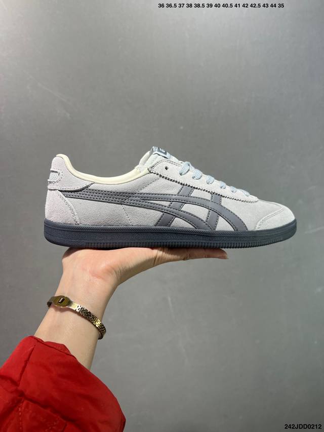 亚瑟士 Onitsuka Tiger Tokuten 复古低帮休闲跑鞋 炎夏必备 Tokuten的灵感来源于80年代的室内用鞋 T-Toe前足补强设计 室内鞋的