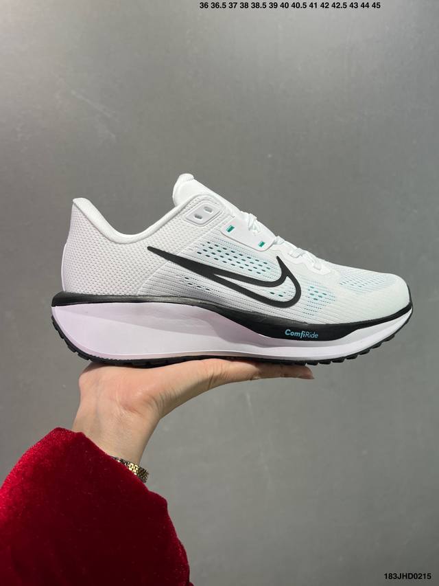 公司级Nike Quest 6极速6代网面透气 时尚休闲跑步鞋 简约高科技设计采用多层材料，为双足带来凉爽感受和稳固体验时尚鞋面搭配中足包覆设计，提供稳固贴合感