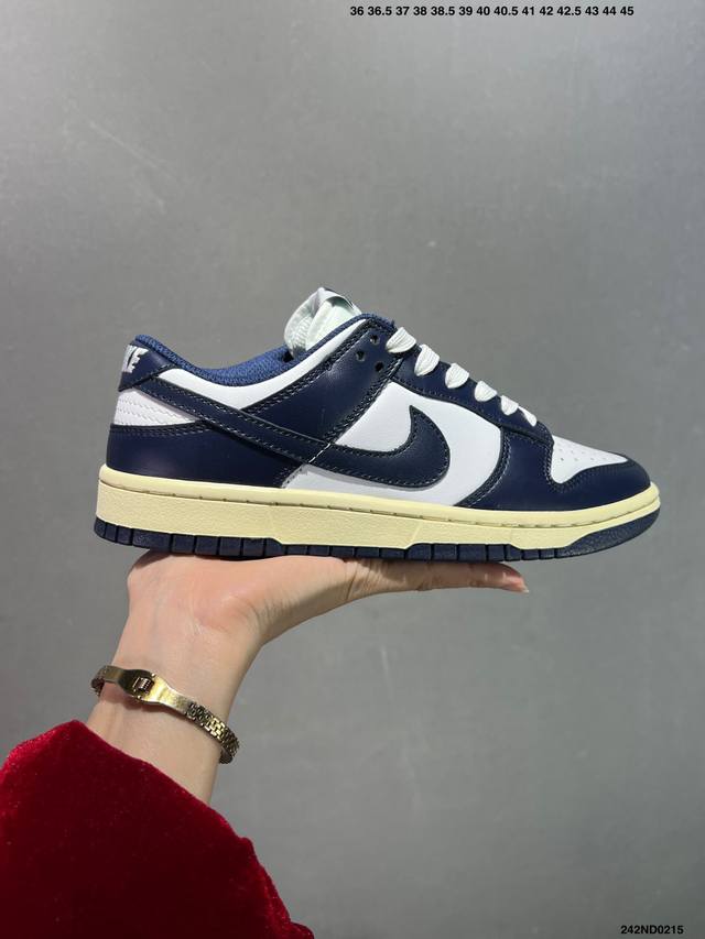 耐克Nike Dunk Low 板鞋 Sb系列经典百搭休闲运动板鞋加厚鞋舌的填充，使舒适性大大提升，同时也更方便穿脱中底部分则加入了脚感柔软舒适Zoomair气