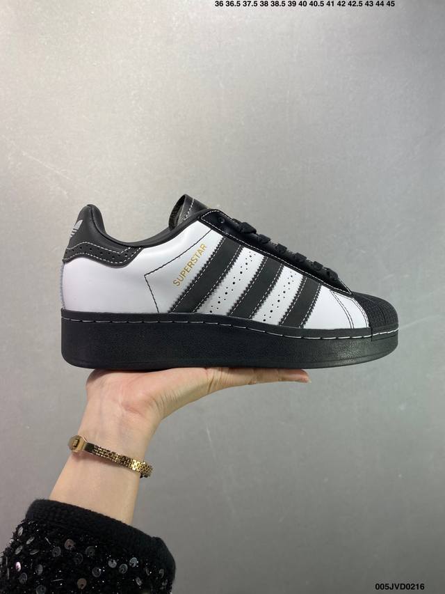 公司级Adidas Originals Superstar Xlg 三叶草 贝壳头系列低帮厚底松糕经典百搭休闲运动板鞋“厚底黑米孔”货号：Ie8409 尺码：3