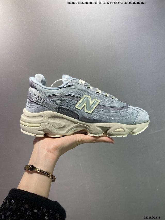 公司级新百伦New Balance 1000 系列低帮复古老爹风休闲运动跑步鞋 New Balance 在不同配色上其鞋面材质呈现不同感觉，无论是运动风抑或是高