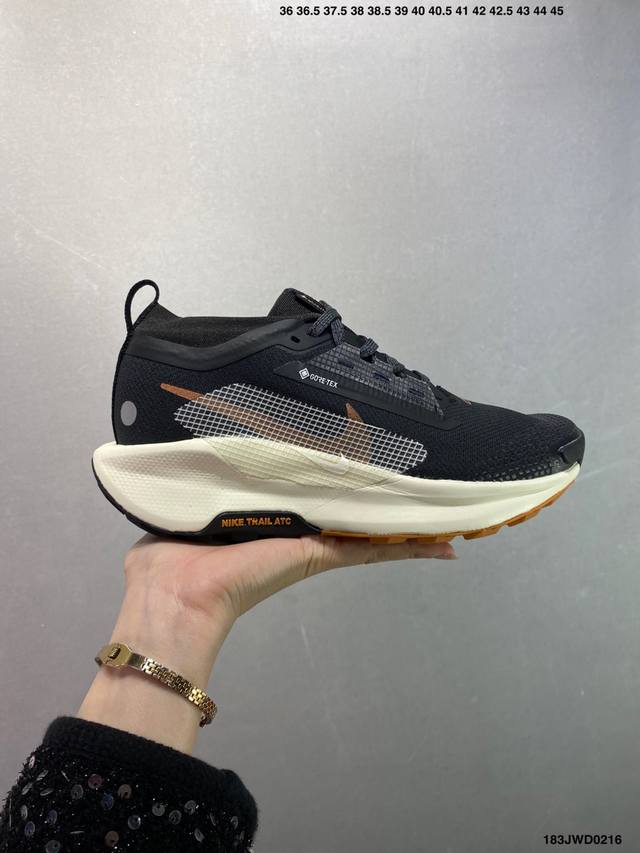 公司级Nike Reactx Wildhorse 10 越野跑步鞋 登月兼顾迅疾外观和稳固脚感 后跟覆面和中足动态支撑巧妙融合 缔造稳定顺畅的迈步体验 官方货号